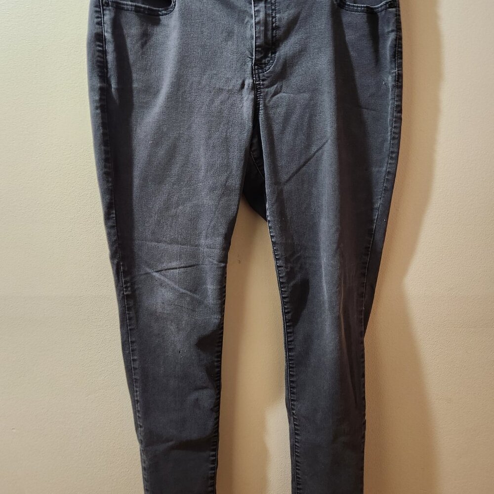 Women's sixe 16, Jennifer Lopez Jeans